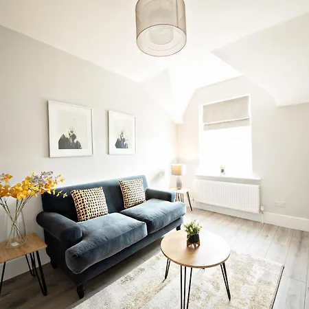The Loft Apartment, 8 Granville Road * Harrogate
